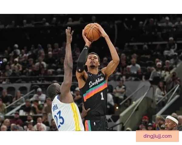 勇士对决马刺常规赛焦点之战年轻核心与冠军底蕴正面碰撞引爆全场